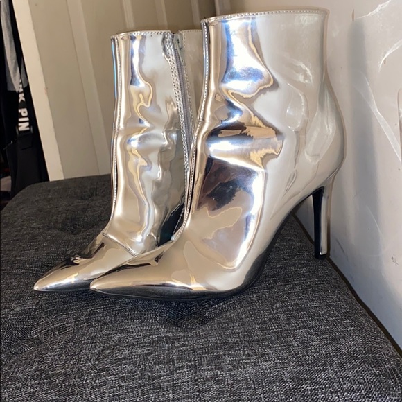 Silver pointed toe booties - Picture 3 of 4